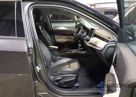 2022 Jeep Compass Limited 4X4 z USA, uszkodzony, nr VIN 3C4NJDCB3NT126516